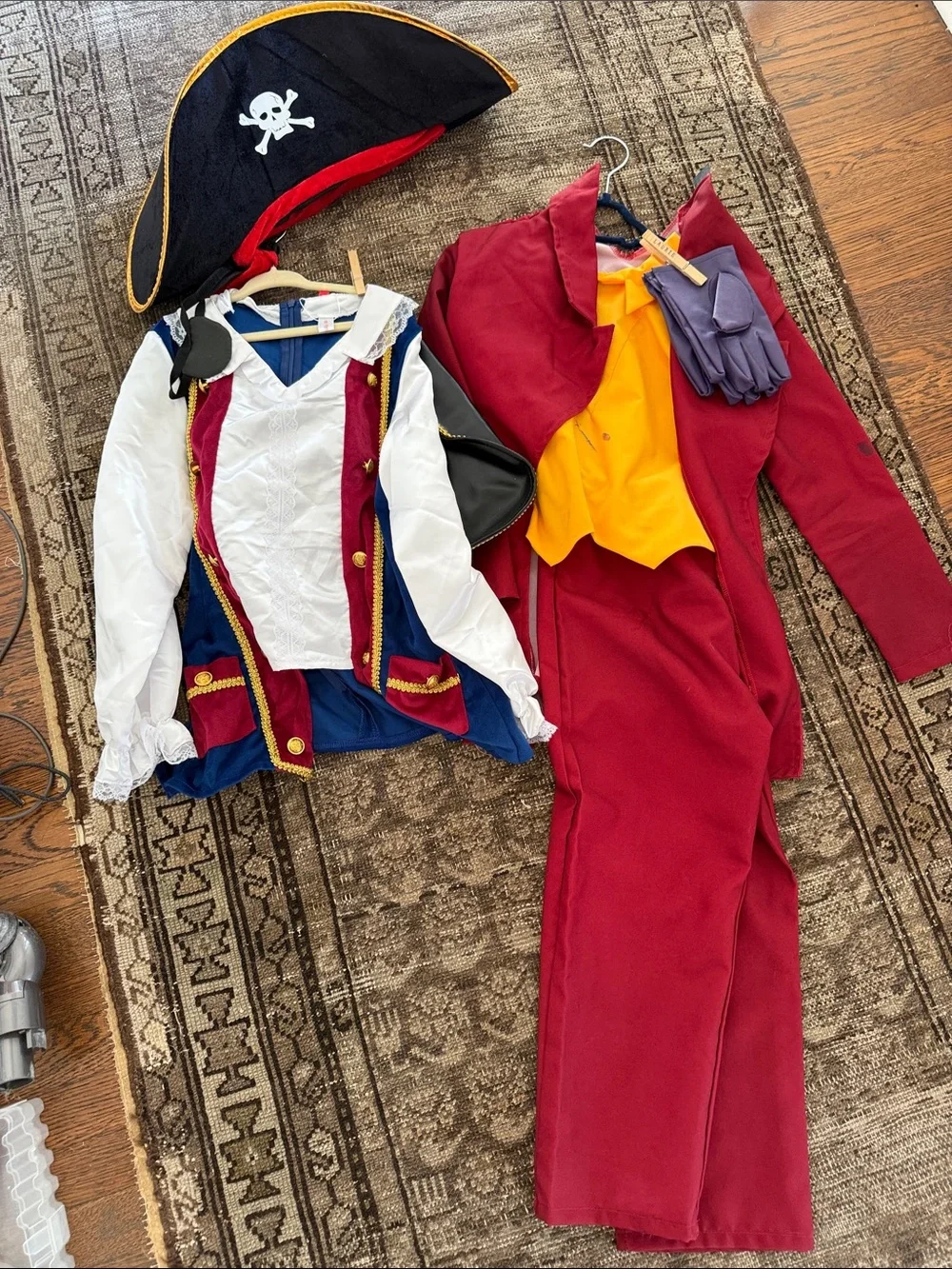 Kids Pirate & Captain Costume Set in Red, Blue, White joker 5-7y